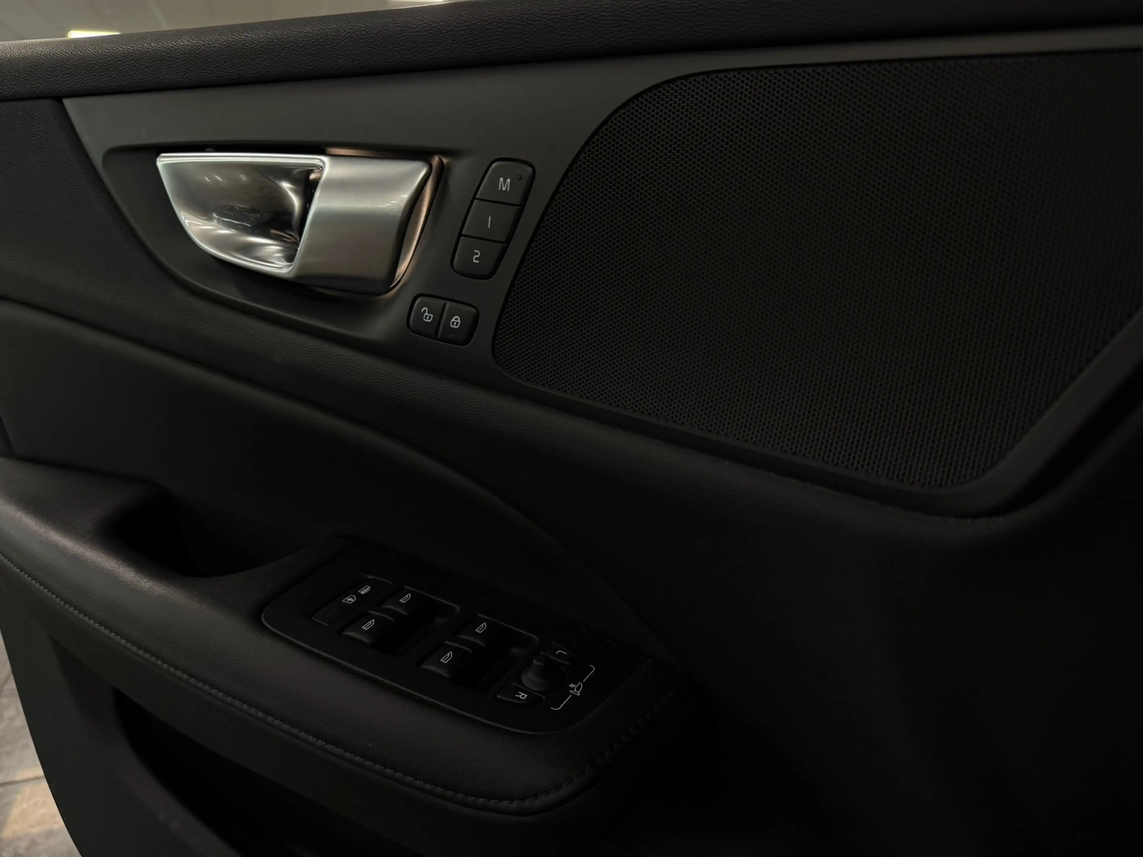 Volvo V60 B4 Plus Dark | Schuifdak | Trekhaak | Adaptieve Cr — photo 39