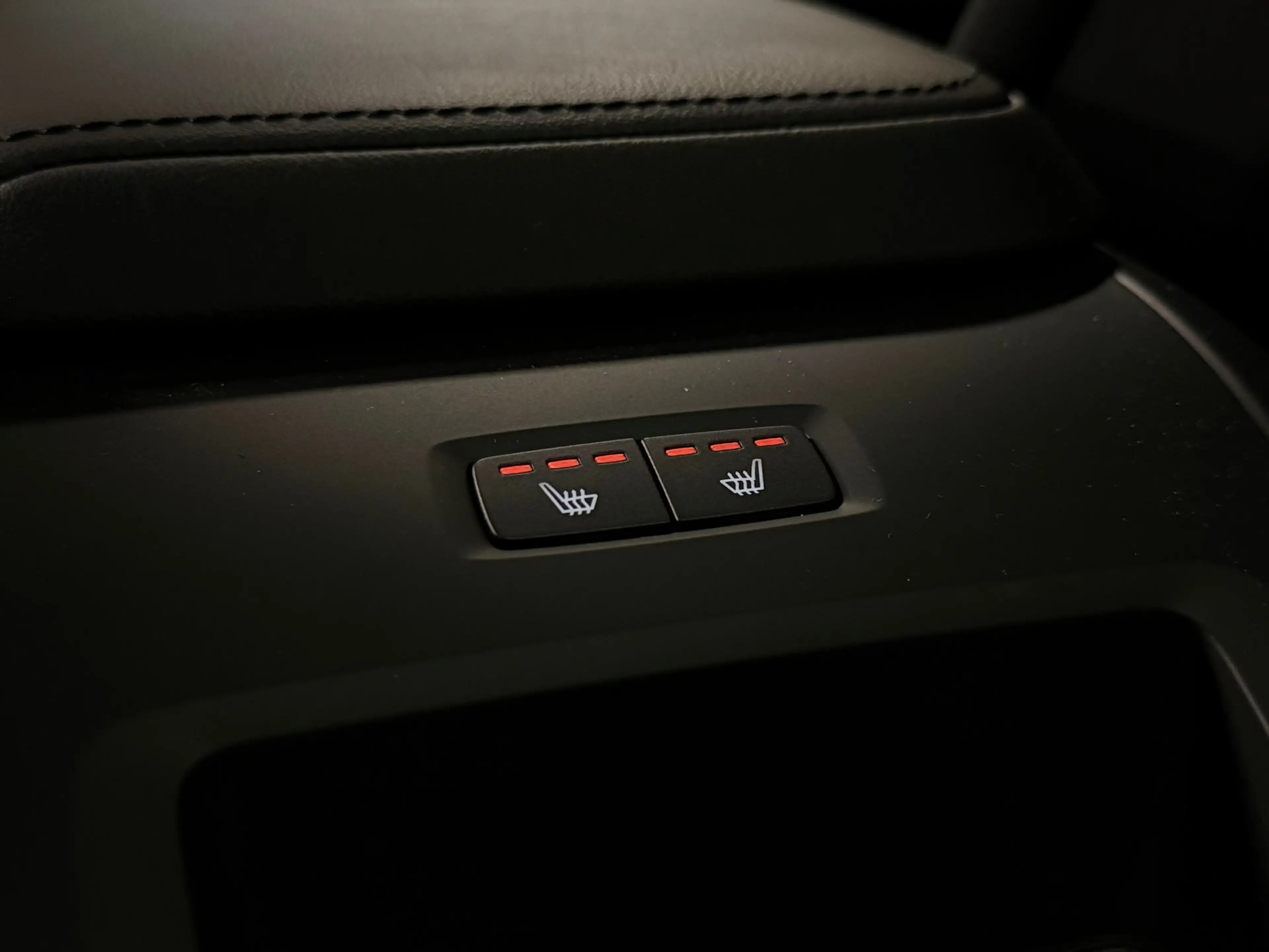 Volvo V60 B4 Plus Dark | Schuifdak | Trekhaak | Adaptieve Cr — photo 16