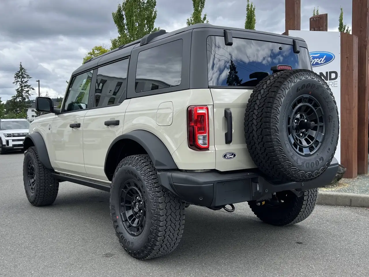 Ford Bronco снимка Ford Bronco