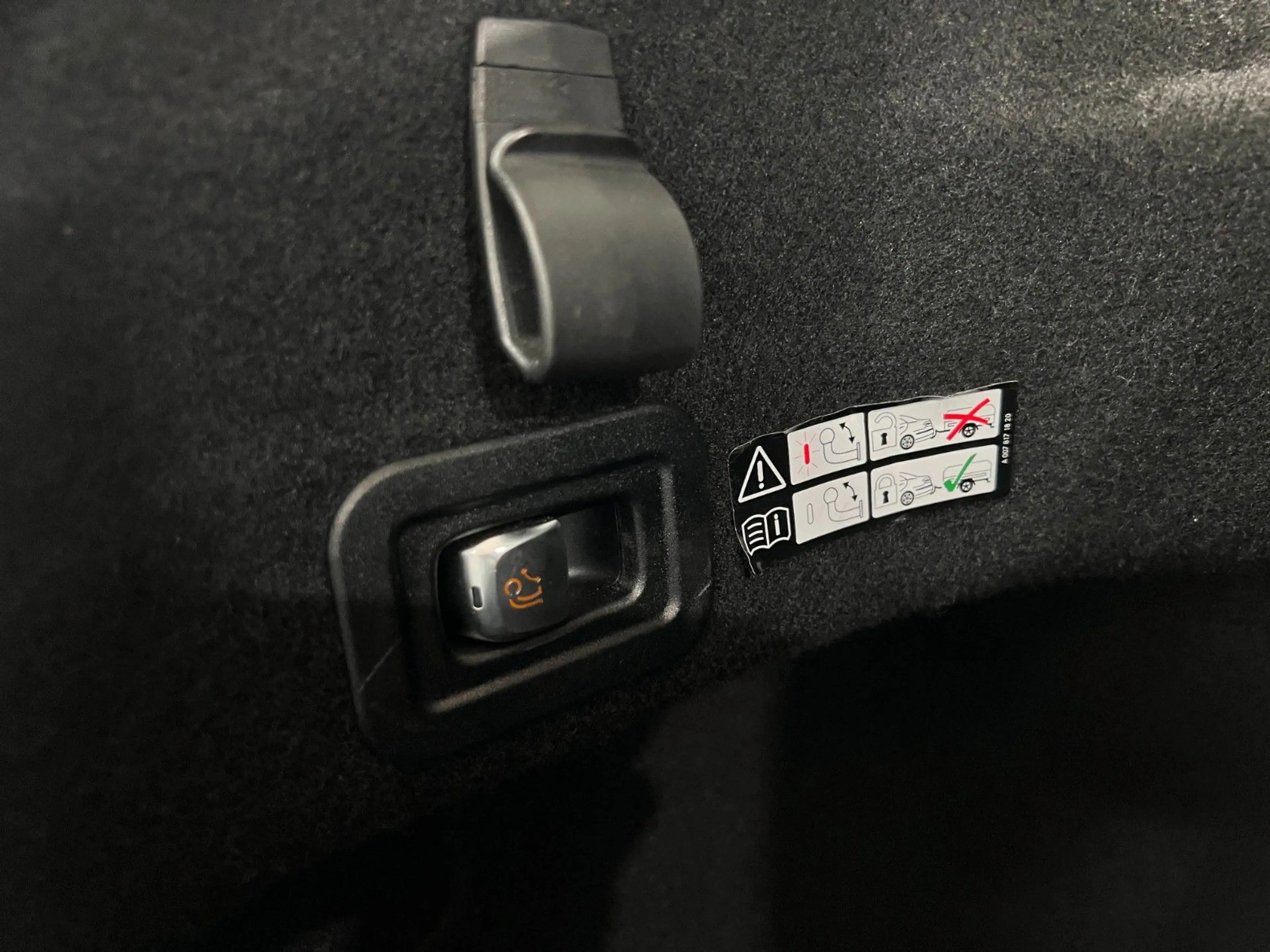 Mercedes-Benz C 200 CGI Lim. AMG | GSD | NAVI | SHZ | AHK — photo 23