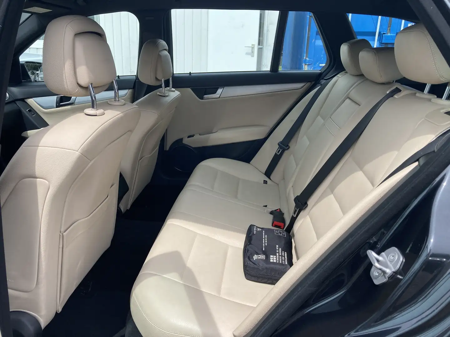 Mercedes-Benz C 350 T (BlueEFFICIENCY) 7G-TRONIC Avantgarde Zwart - 2