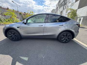 Model Y 72.5 kWh Long Range RWD