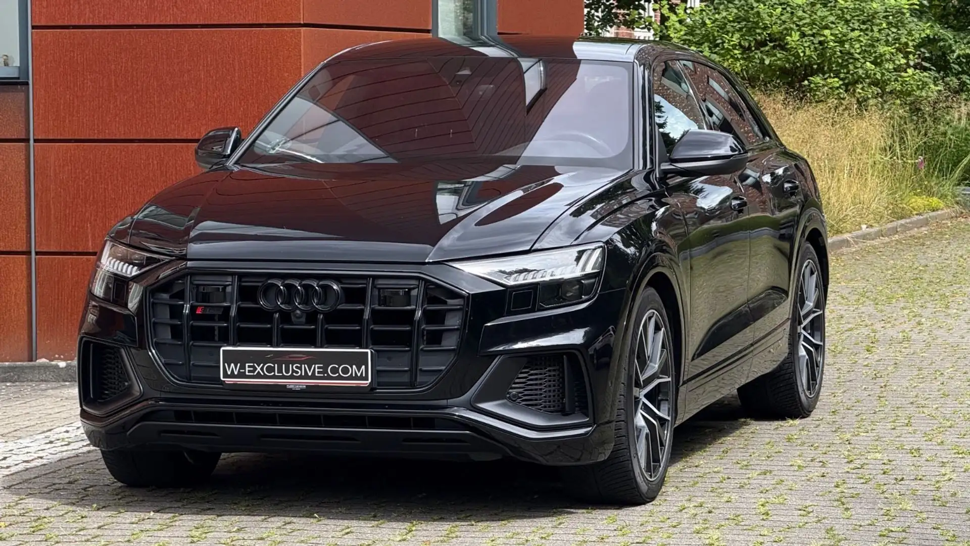 Audi SQ8 4.0 TFSI B&O,AHK,4WLenk,MATRIX,360CAM Czarny - 1