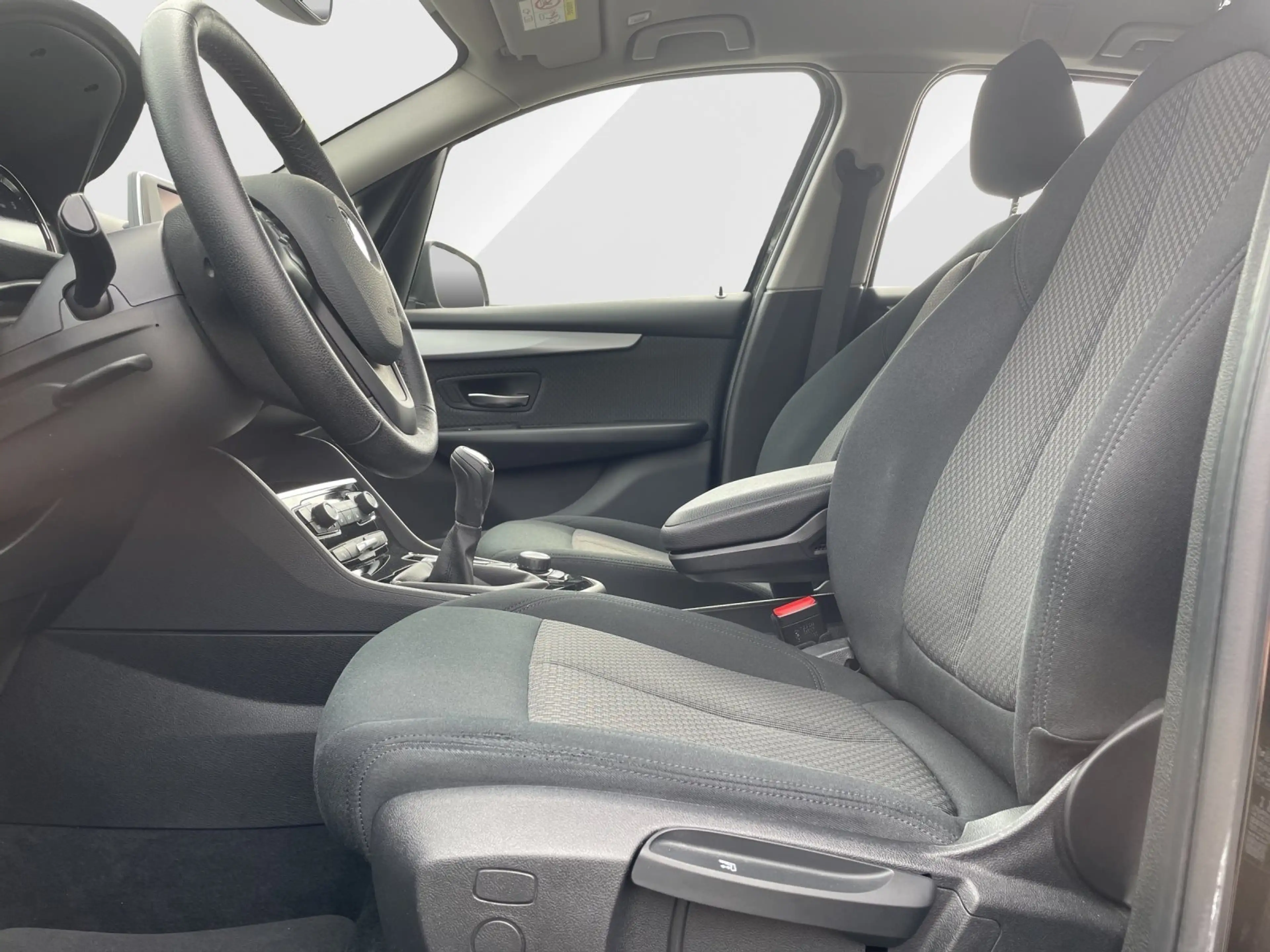 BMW 216 i Active Tourer/ Advantage/ LED Scheinwrf./ SHZ/ P — photo 10