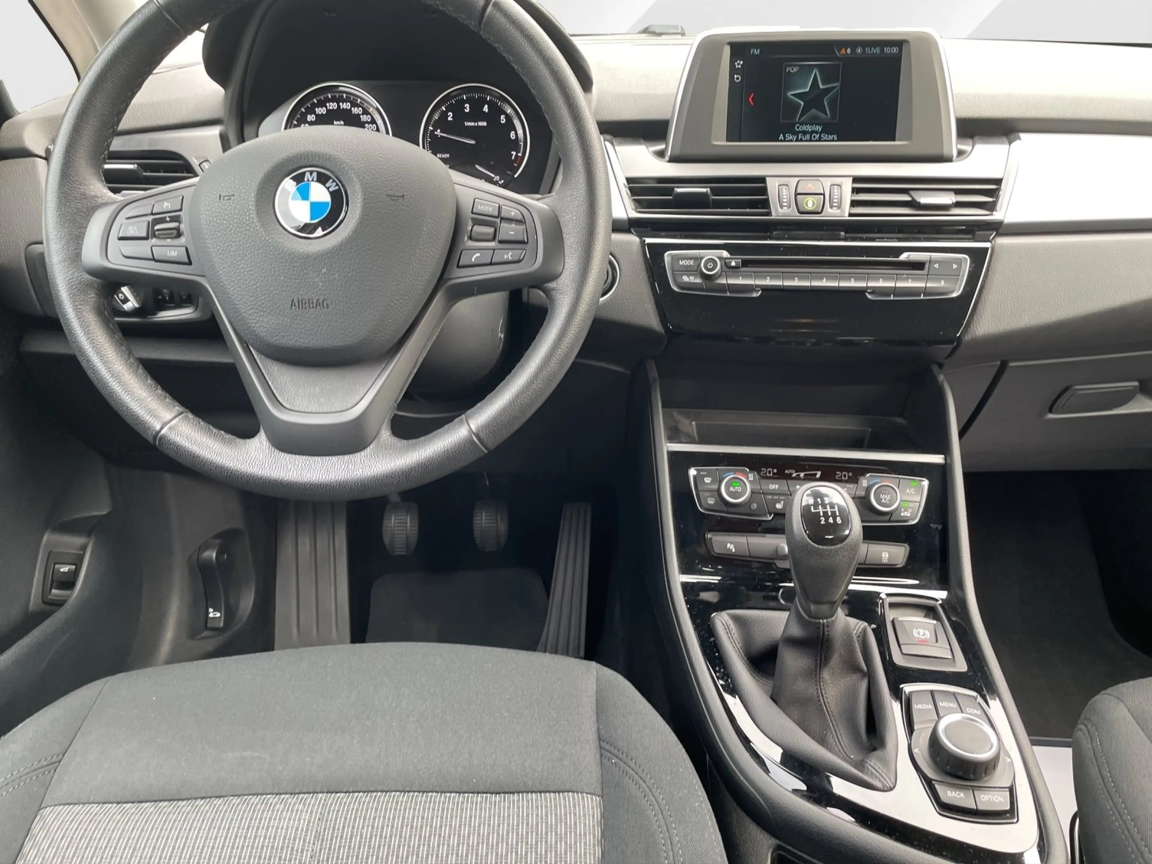 BMW 216 i Active Tourer/ Advantage/ LED Scheinwrf./ SHZ/ P — photo 8