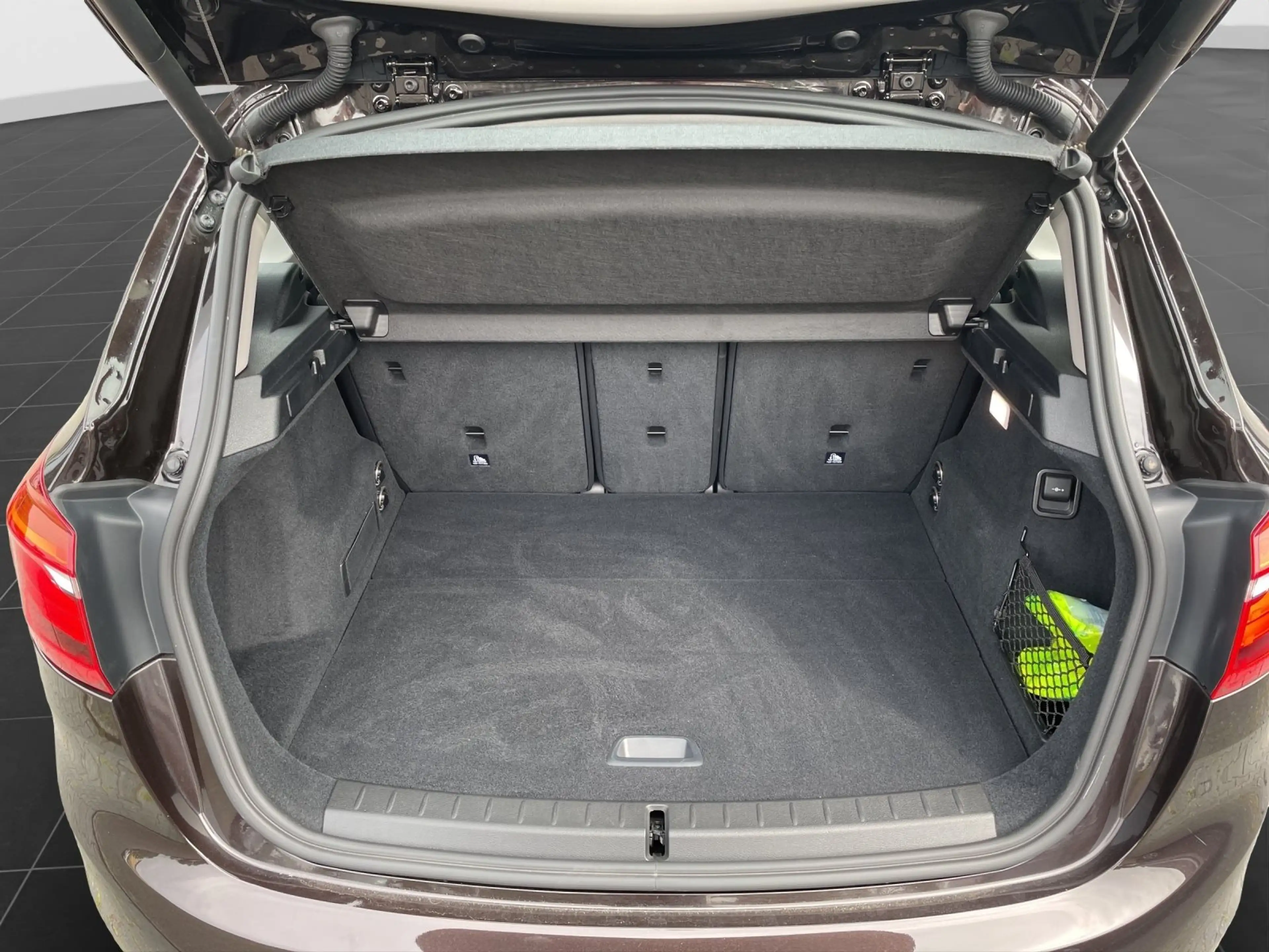 BMW 216 i Active Tourer/ Advantage/ LED Scheinwrf./ SHZ/ P — photo 13