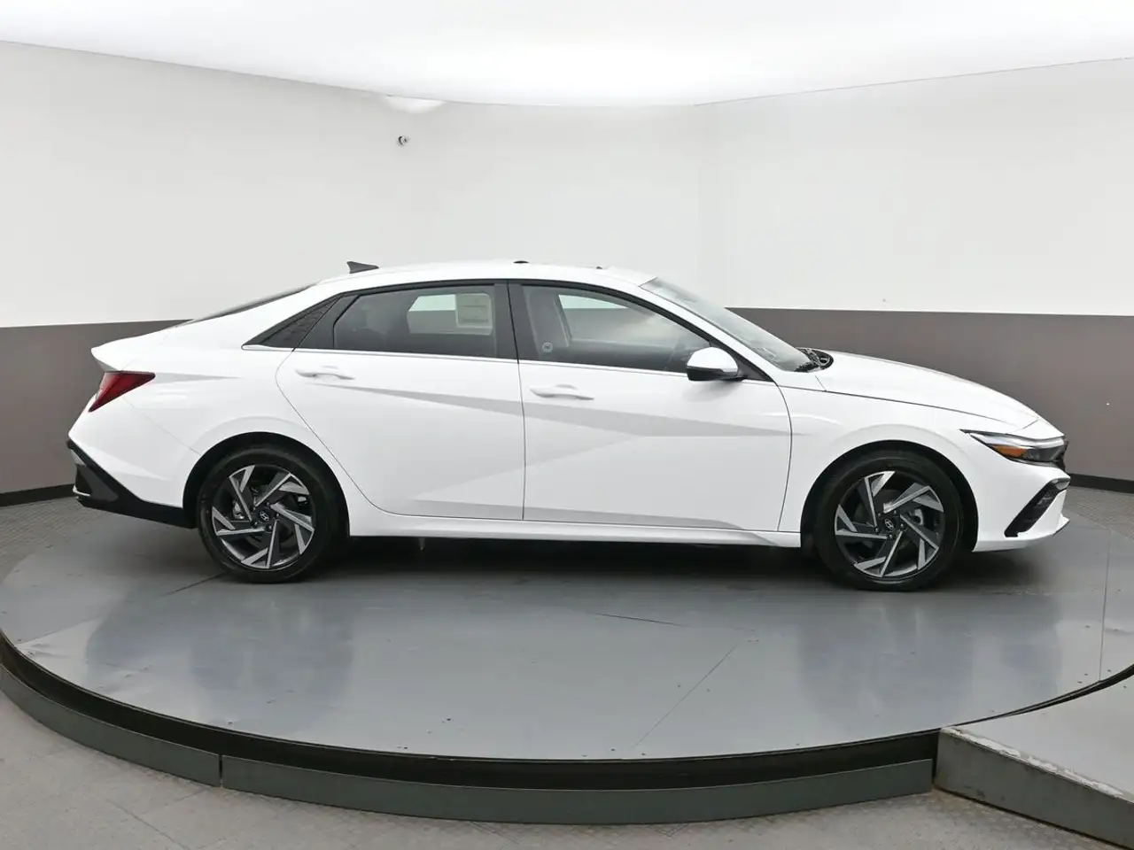 Hyundai ELANTRA снимка Hyundai ELANTRA