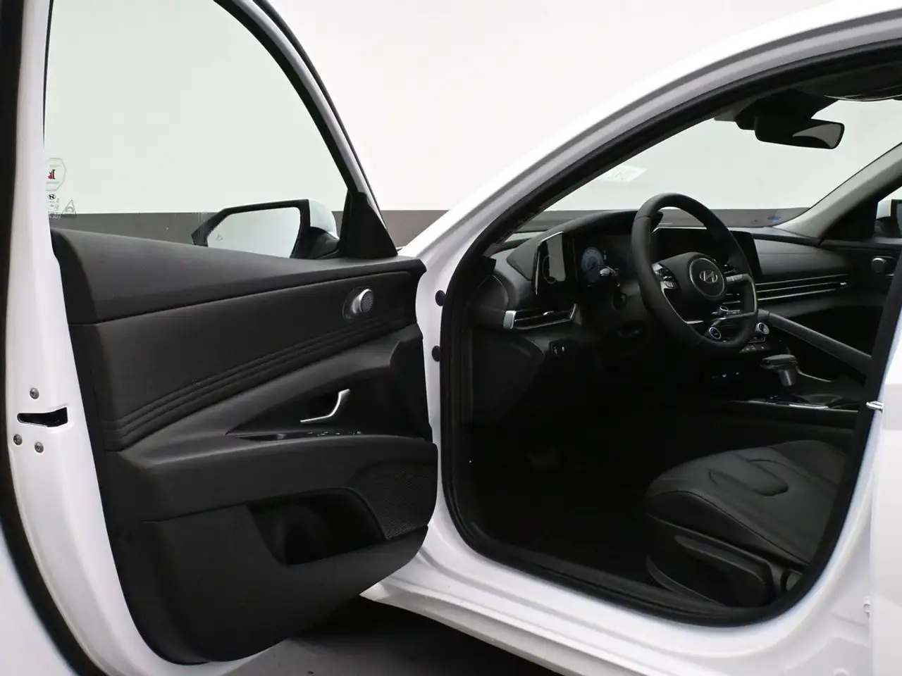 Hyundai ELANTRA снимка Hyundai ELANTRA