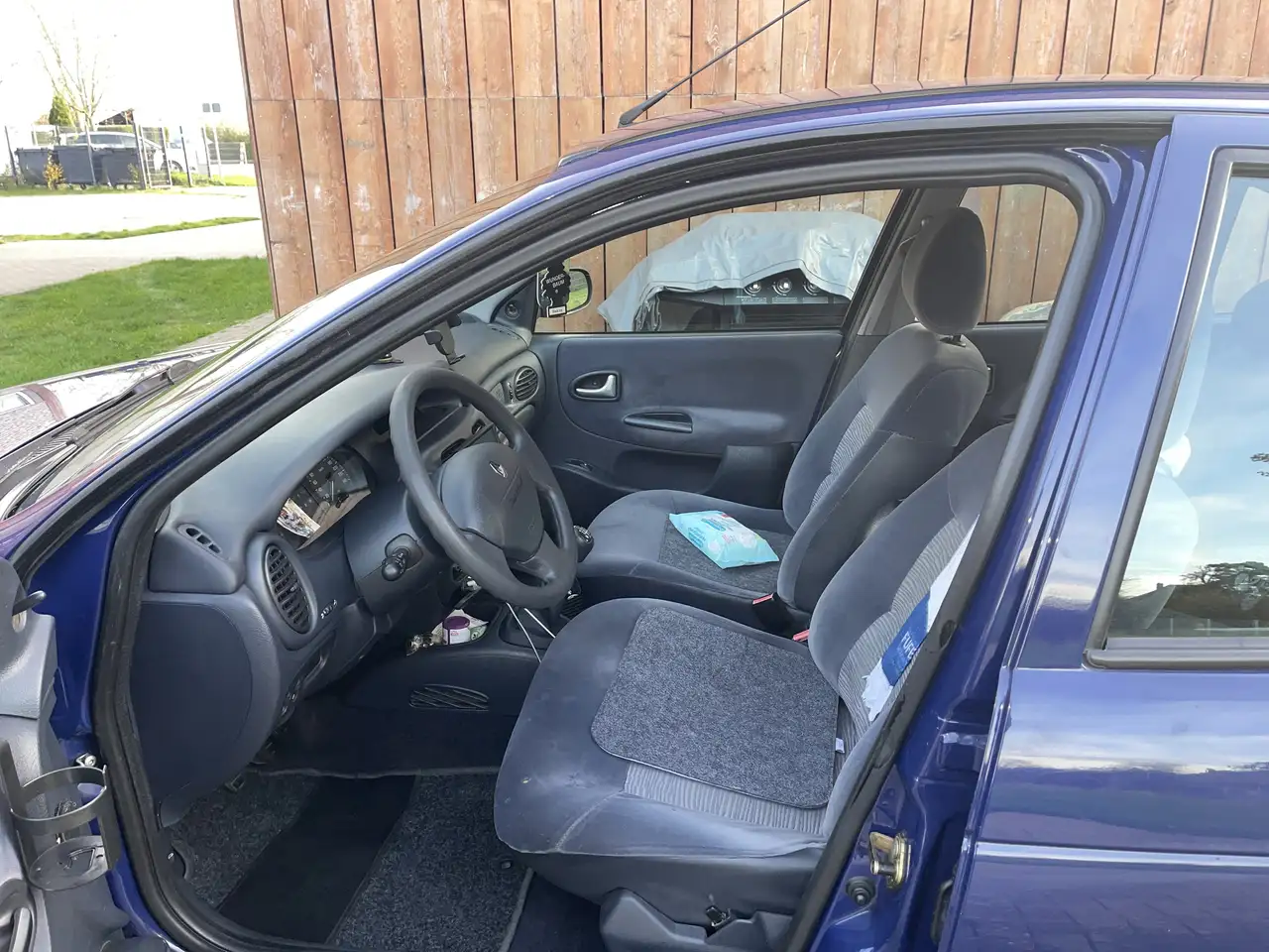Renault Megane 1.4 Expression 16V, foto 4