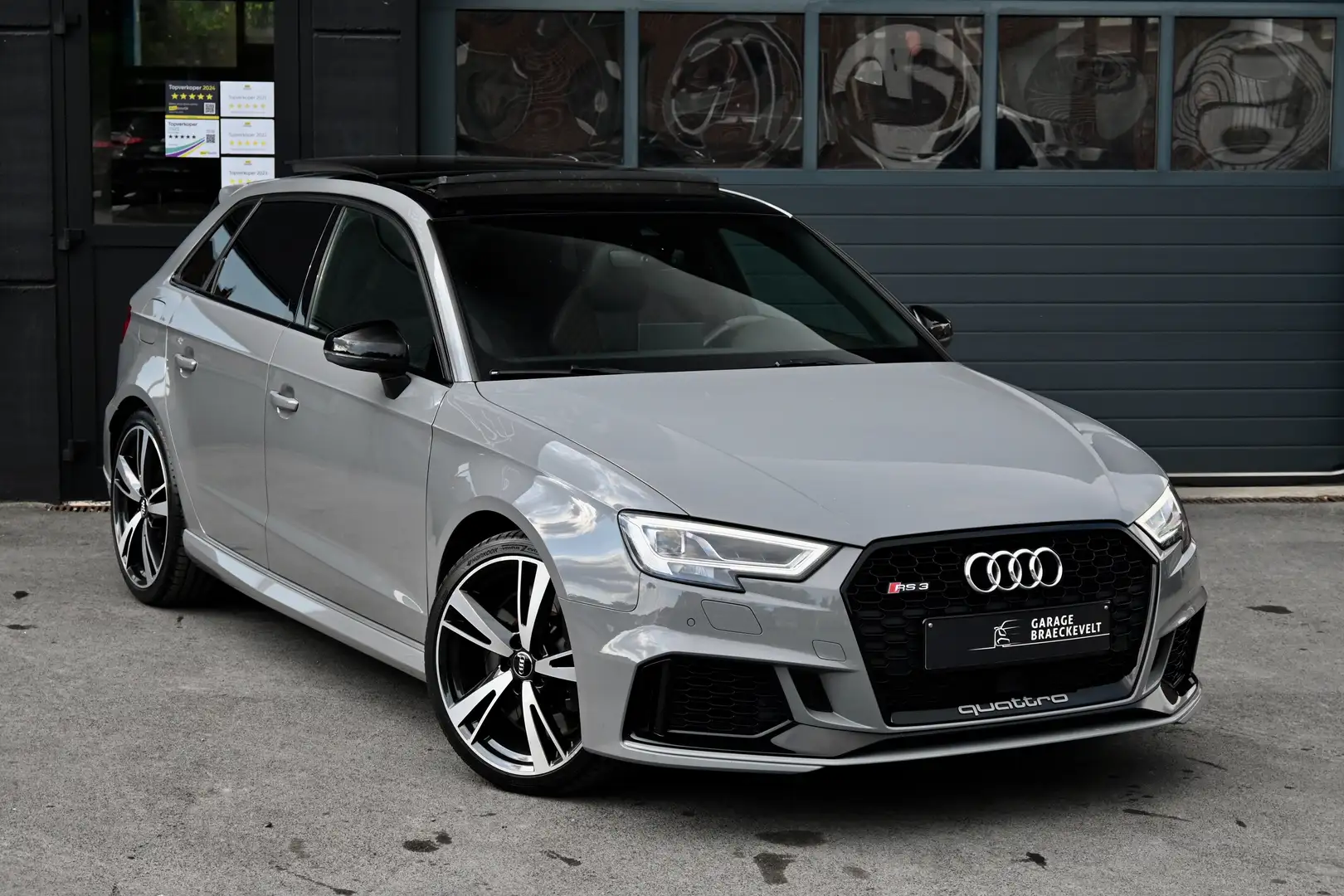 Audi RS3 Facelift - Panodak - RS-seats - Camera - ACC - 19" Gris - 2