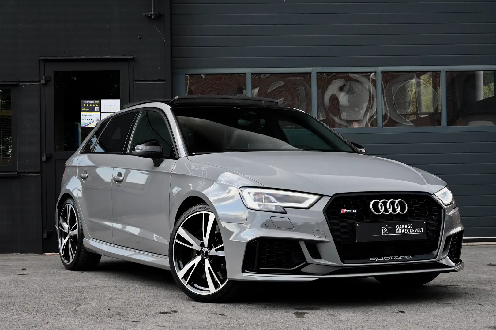 Audi RS3 Facelift - Panodak - RS-seats - Camera - ACC - 19" Gris - 1
