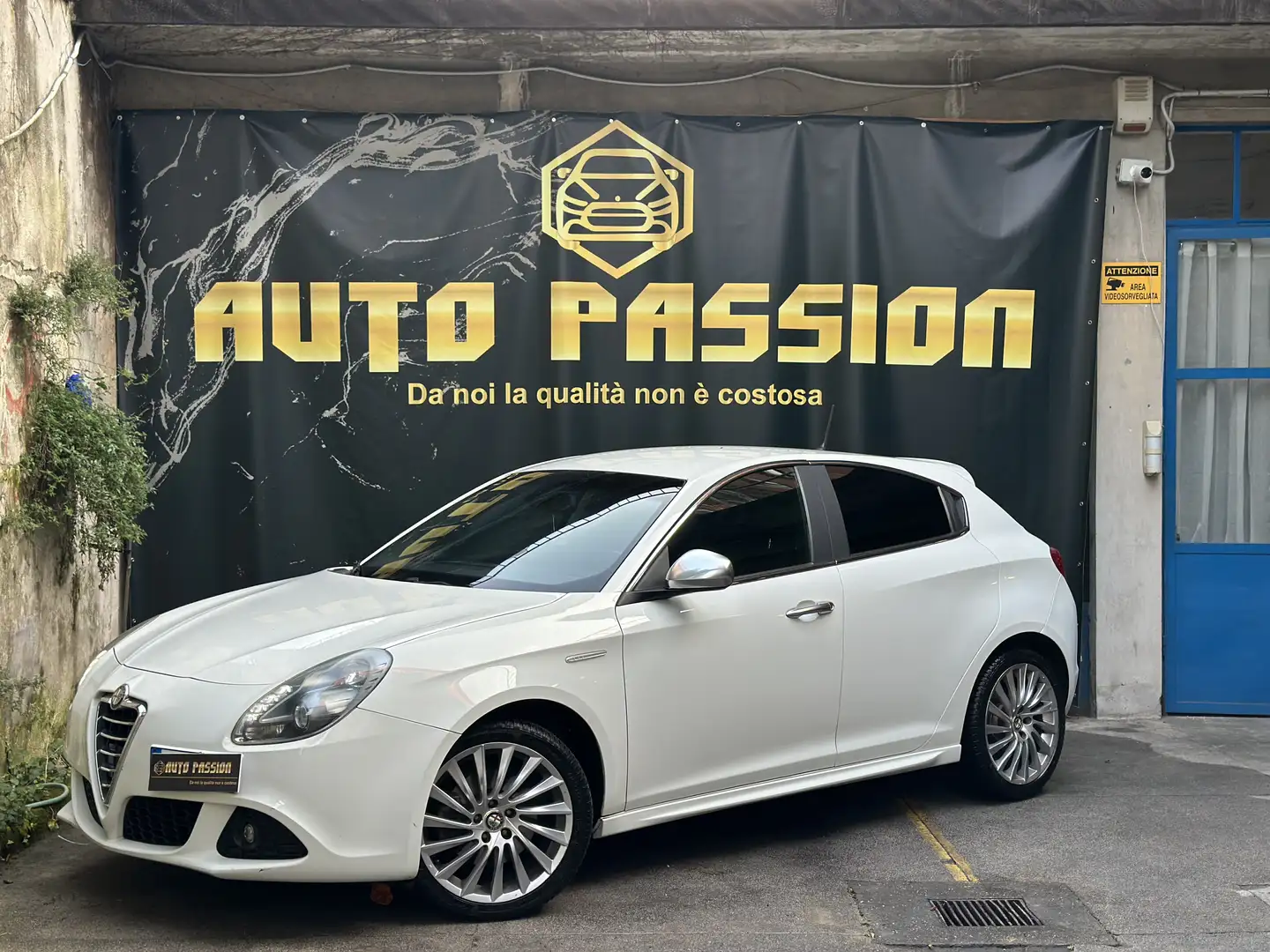 Alfa Romeo Giulietta Giulietta III 2010 1.4 t. m.air Distinctive 170cv Bianco - 1