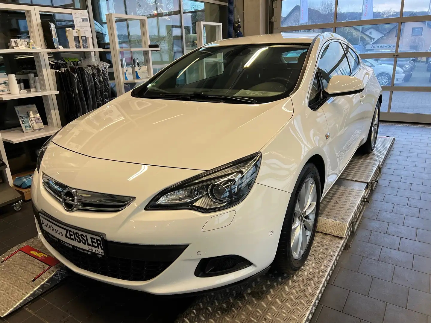 Opel Astra Basis Weiß - 1