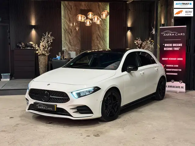 Mercedes-Benz A 200 Night edition AMG Pakket