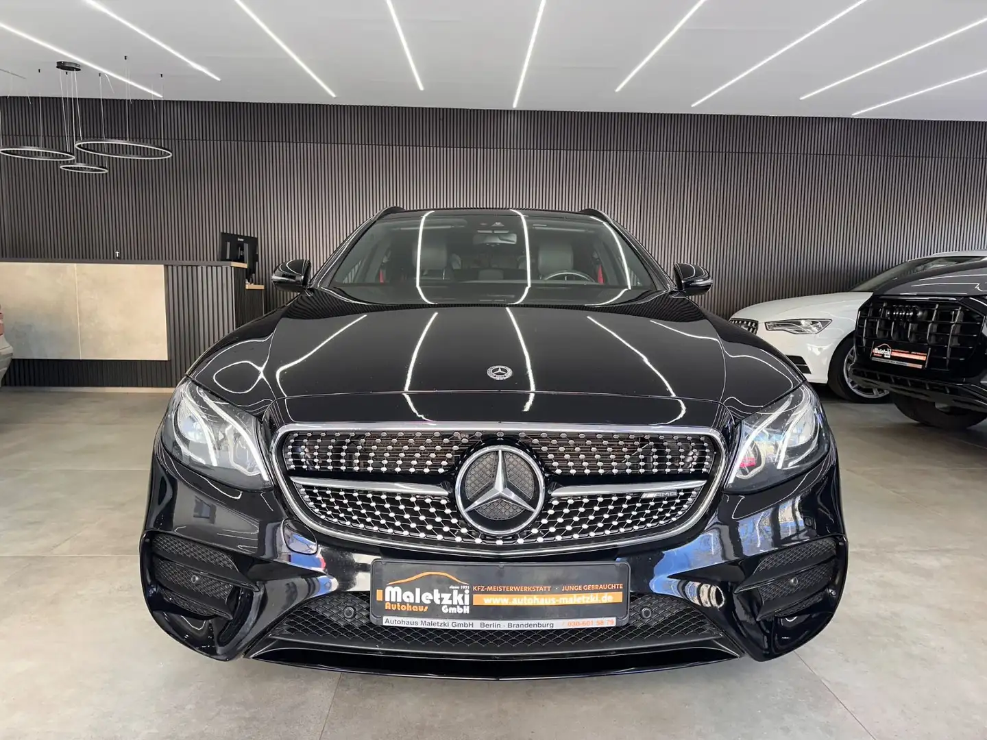 Mercedes-Benz E 43 AMG 4Matic*Airmatic*NightPaket*Kamera*MBUX* Schwarz - 2