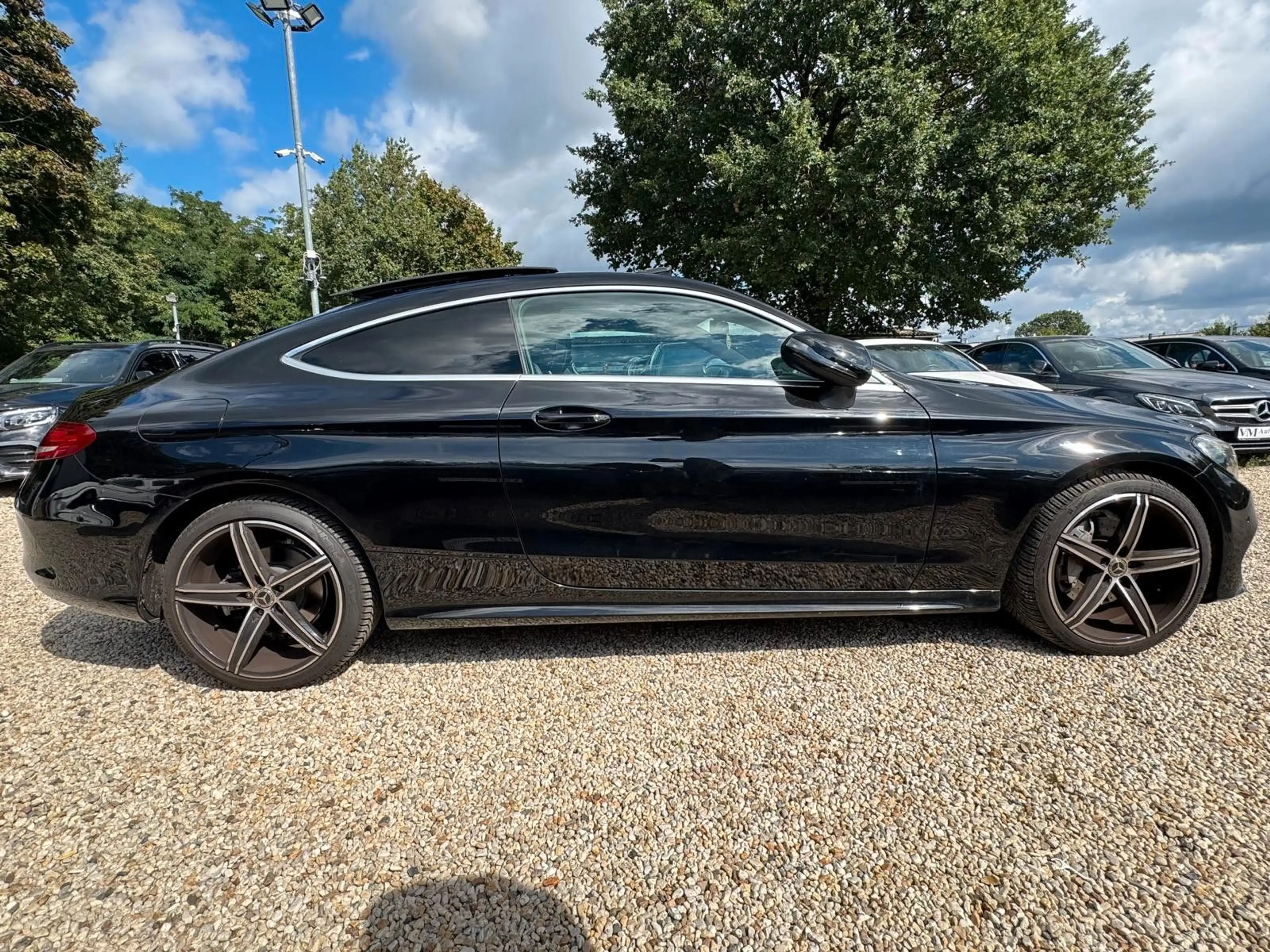 Mercedes-Benz C 180 AMG LINE Kamera*Navi*Tempomat*Pano — photo 4