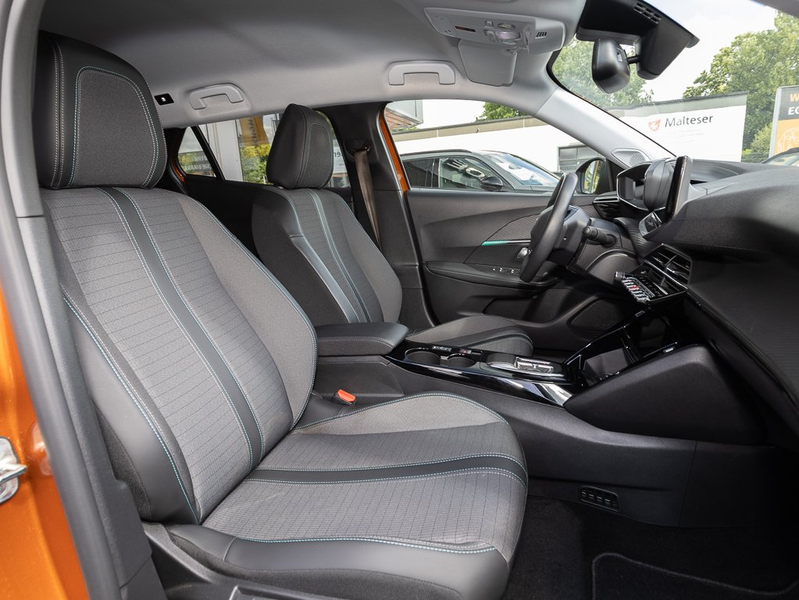 Peugeot e-2008 2008-e Allure Pack +ELEKTRO+SHZ+OBC11KW+RFK+ — photo 12