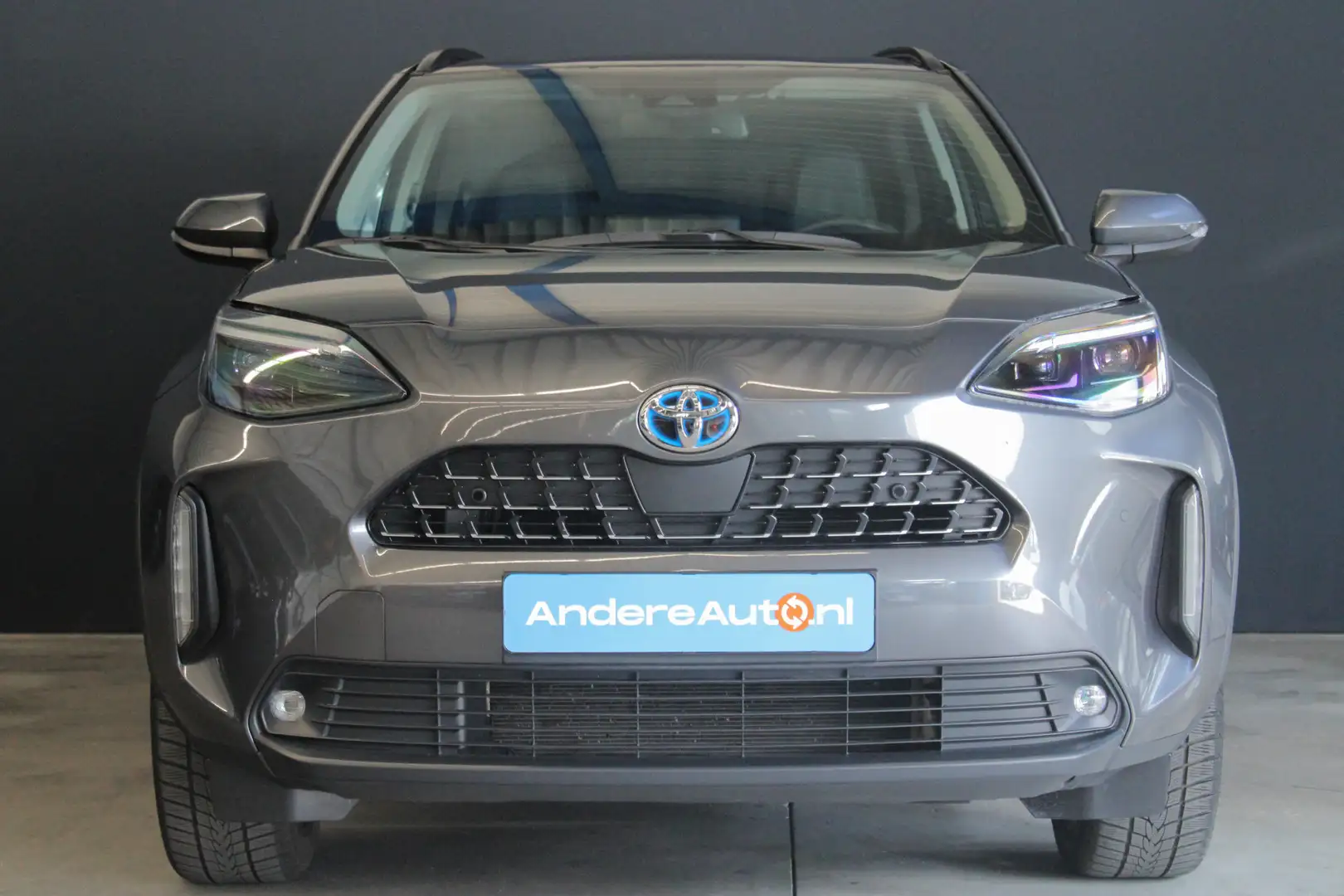 Toyota Yaris Cross 1.5 Hybrid Executive |leder|parkeersensoren|stoel/ Gris - 2