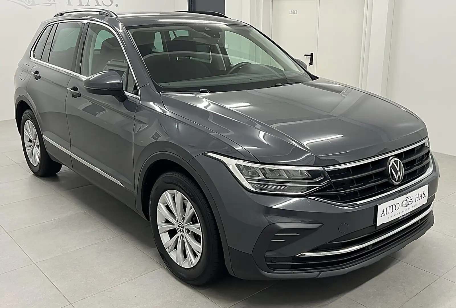 Volkswagen Tiguan 2,0 TDI Life *AHK*CarPlay*ACC* Grau - 2