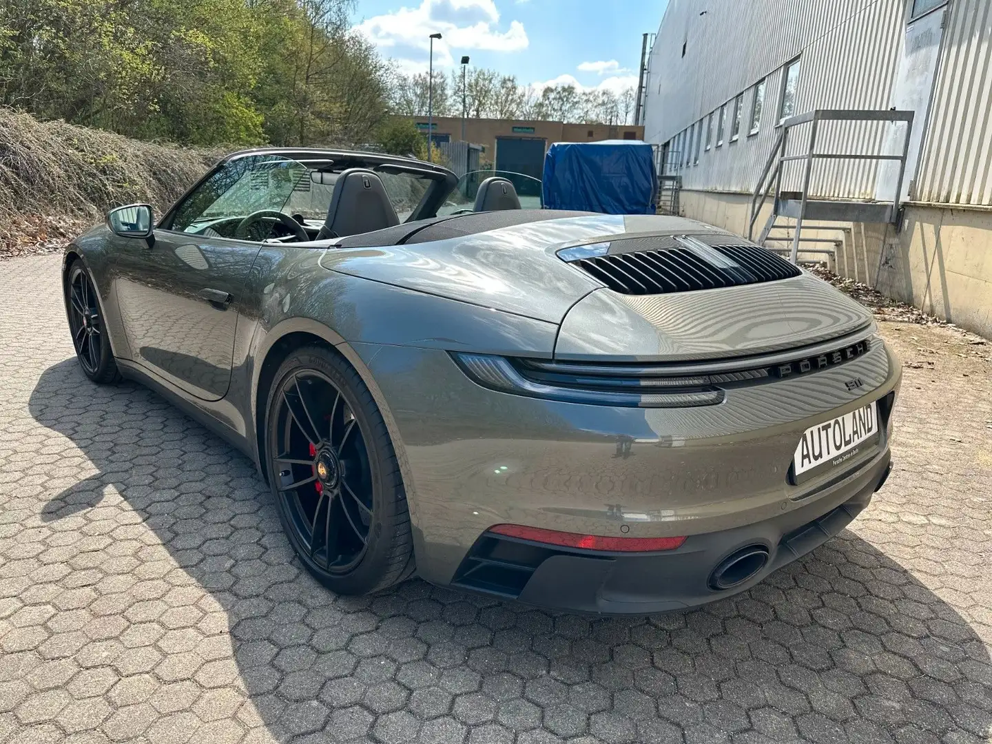 Porsche 992 GTS Cabriolet *Bose*Leder*InnoDrive*KAM*LED Grün - 2