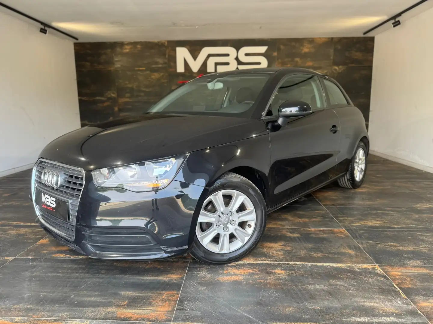 Audi A1 1.6TDi *CLIM *CAPTEUR ARR *GPS *BLUETHOOT Чорний - 1