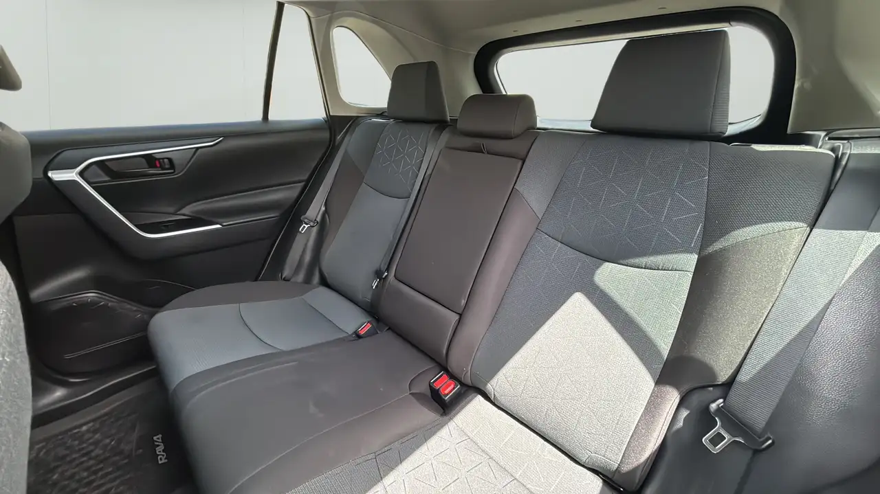 Toyota RAV 4 снимка Toyota RAV 4