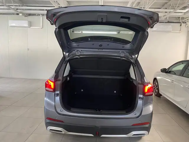 MG ZS view 6