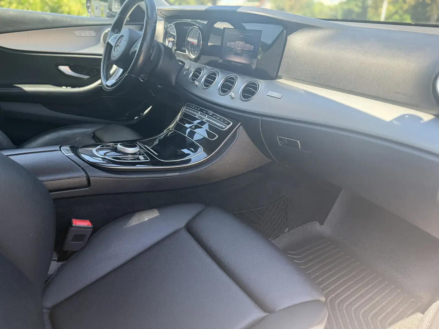 Mercedes-Benz E 220 d T Aut. - 1