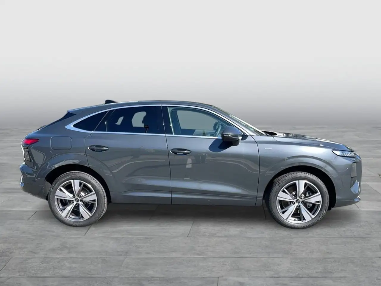 Audi Q3 e-hybrid AHK*MATRIX*PANO*TECH PLUS* 6