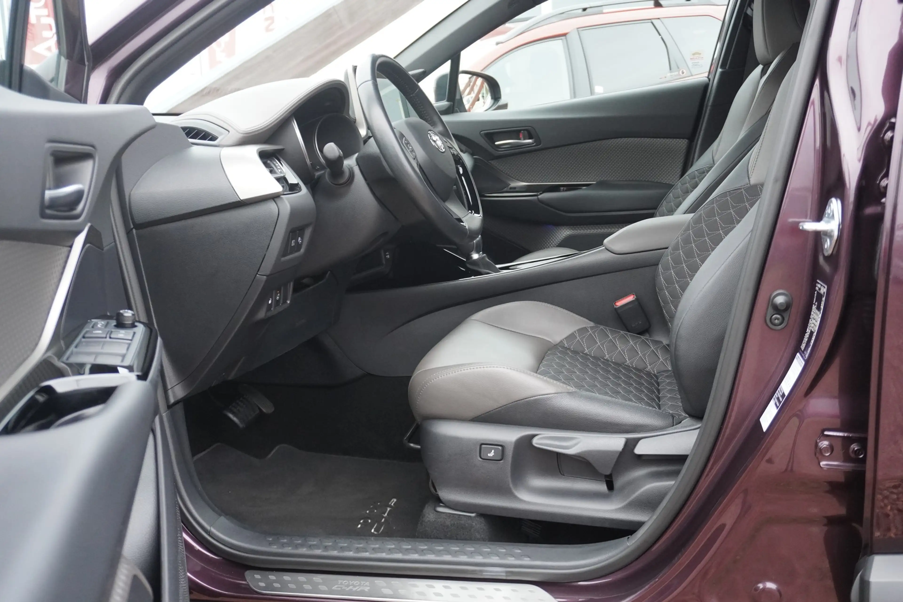Toyota C-HR 1.8 Aut. Hybrid Lounge LED Navi ACC Kamera — photo 9
