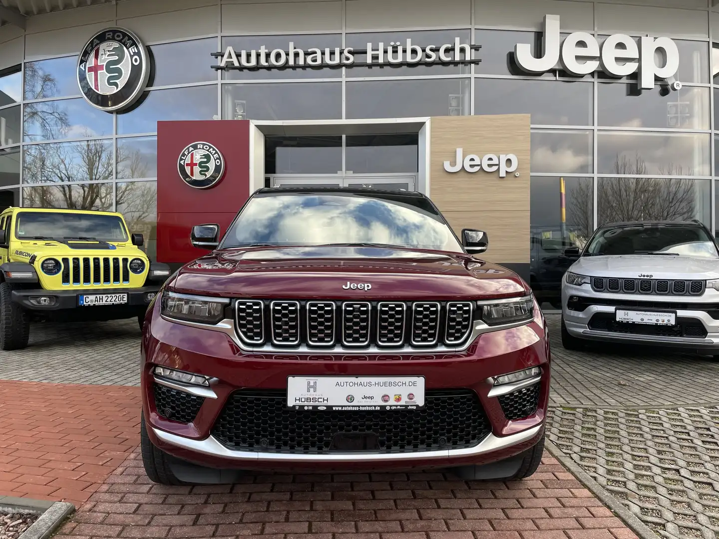 Jeep Grand Cherokee 5,7 V8 Summit Reserve Rosso - 1