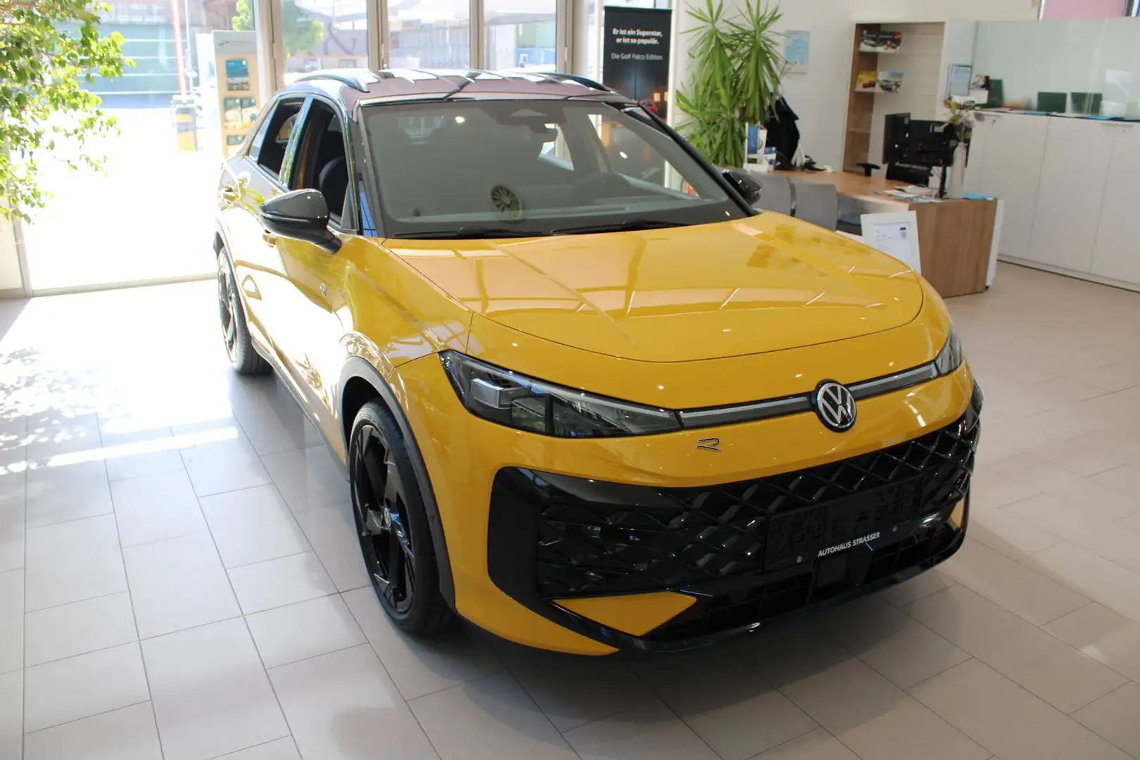 Volkswagen T-Roc R-Line eTSI DSG Gelb - 1