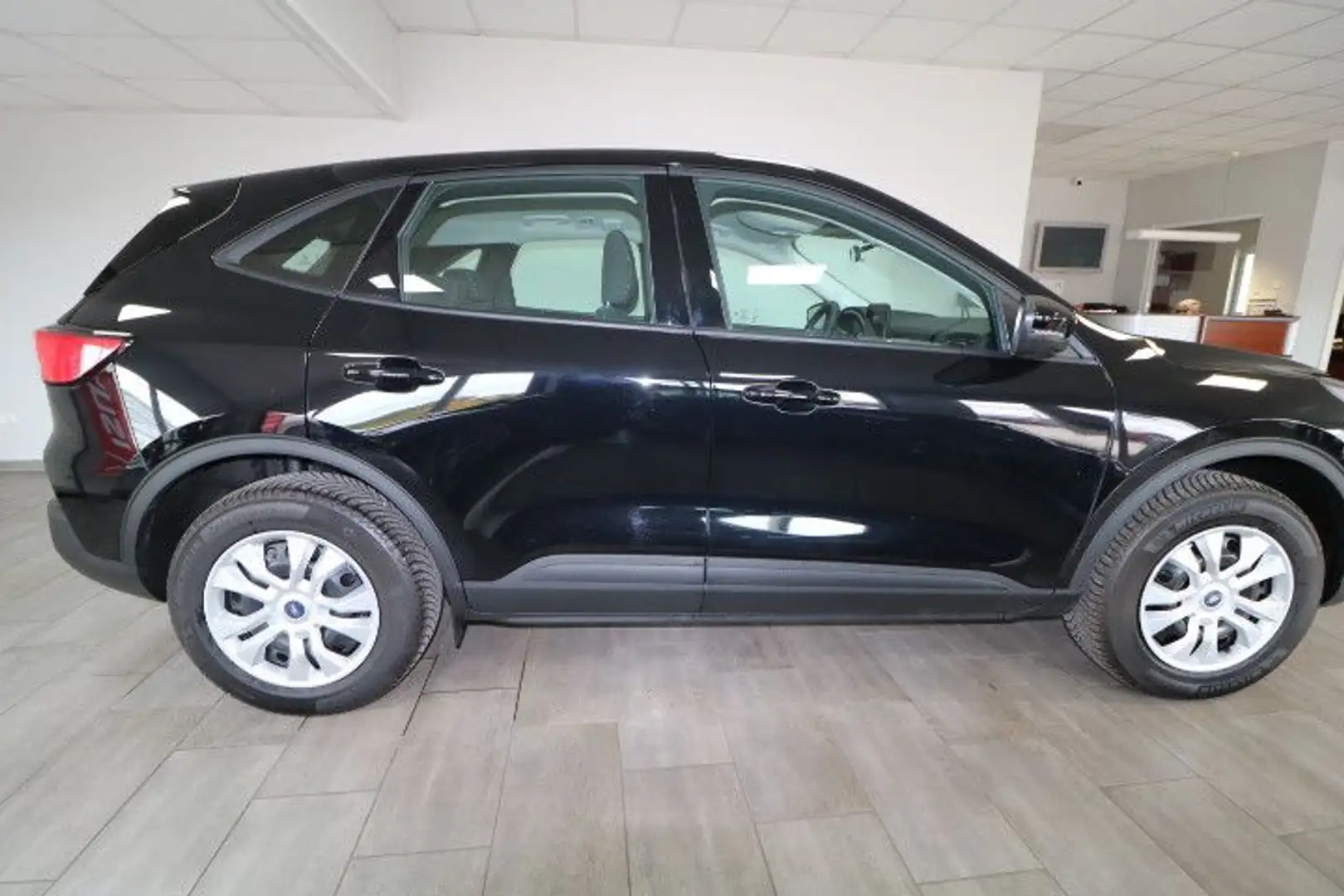 Ford Kuga 1,5 Cool & Connect 150PS Negro - 2