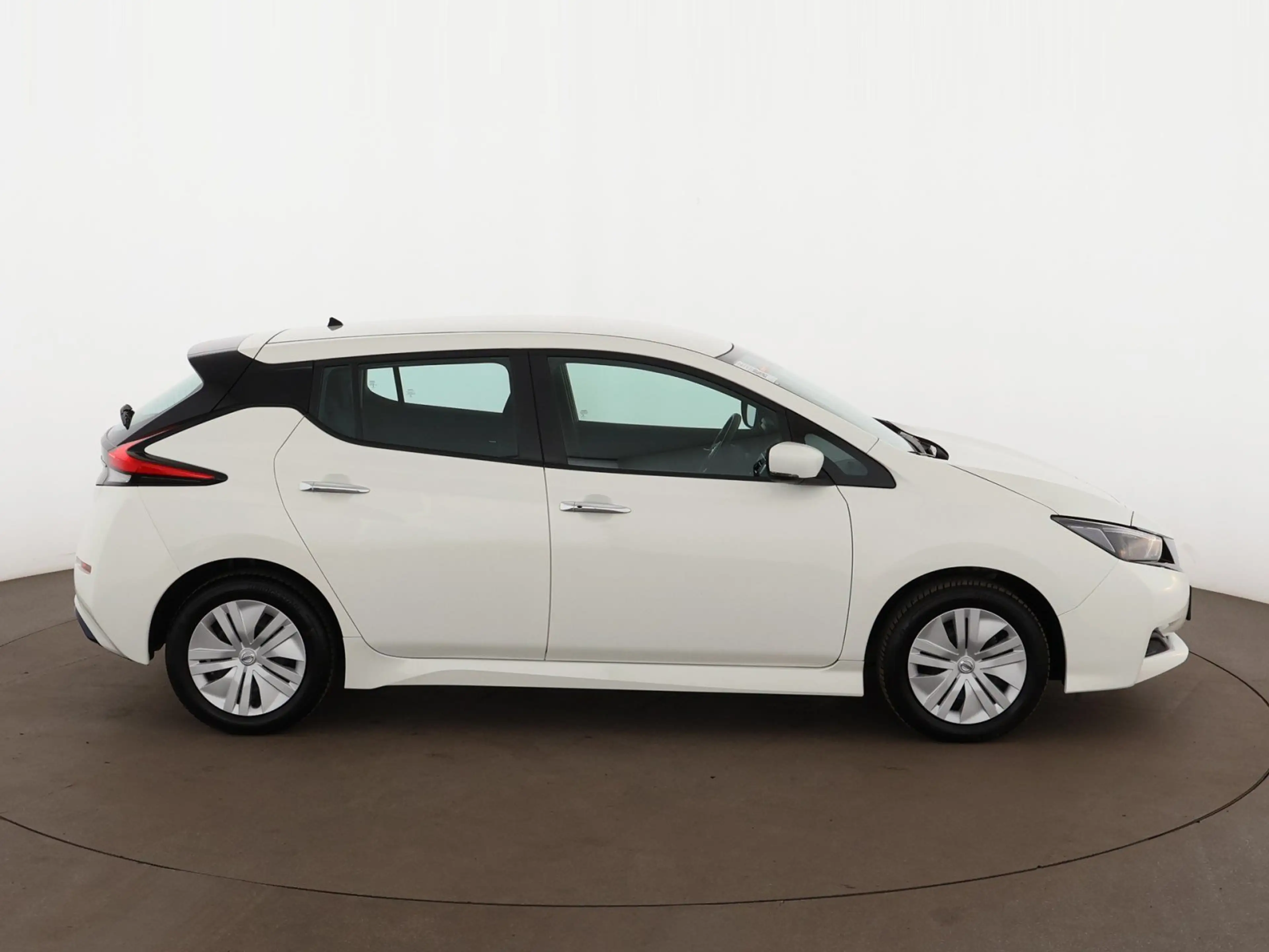 Nissan Leaf Visia 40kWh Aut ASSIST TEMPOMAT KLIMA — photo 10