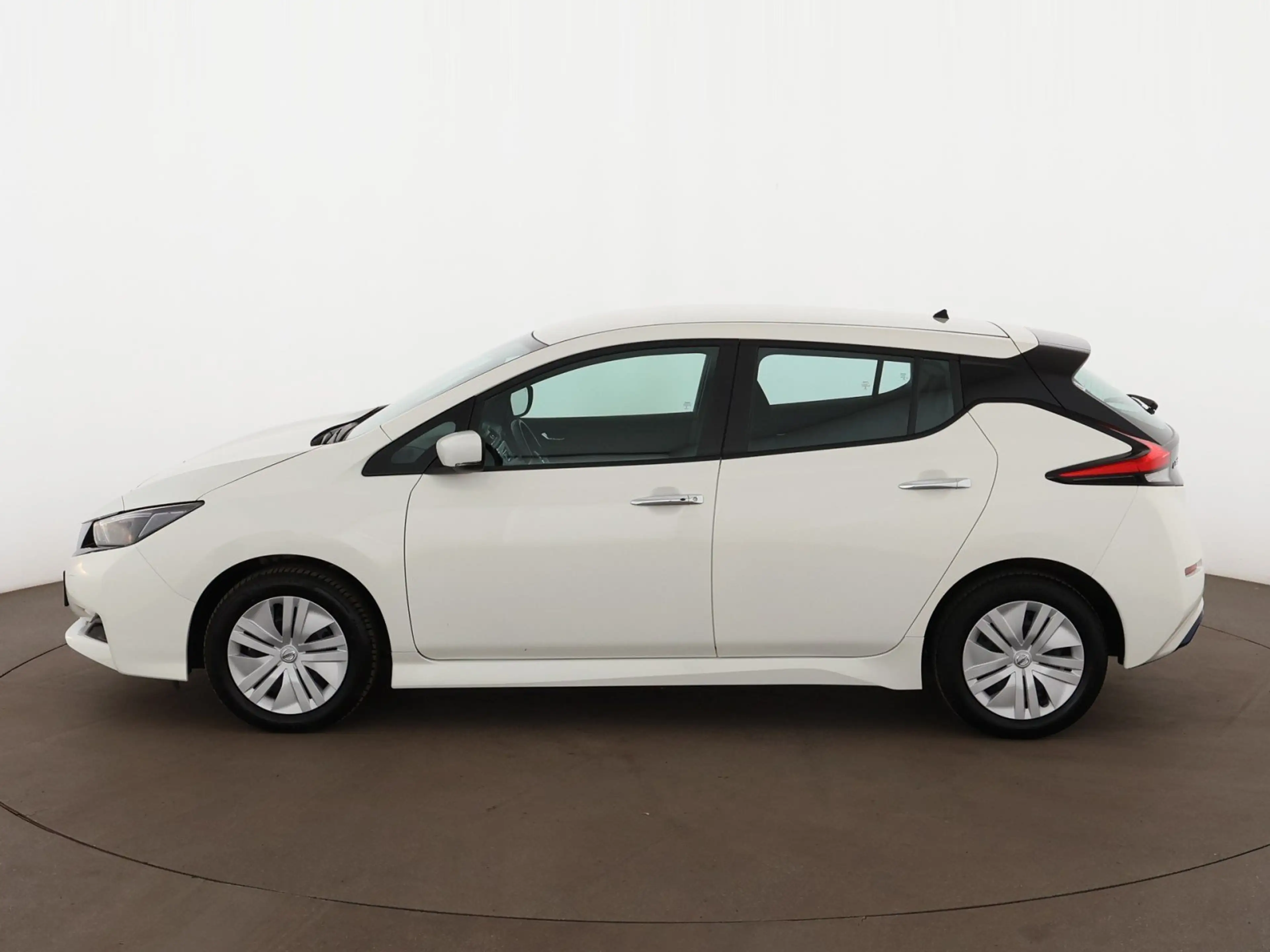 Nissan Leaf Visia 40kWh Aut ASSIST TEMPOMAT KLIMA — photo 6