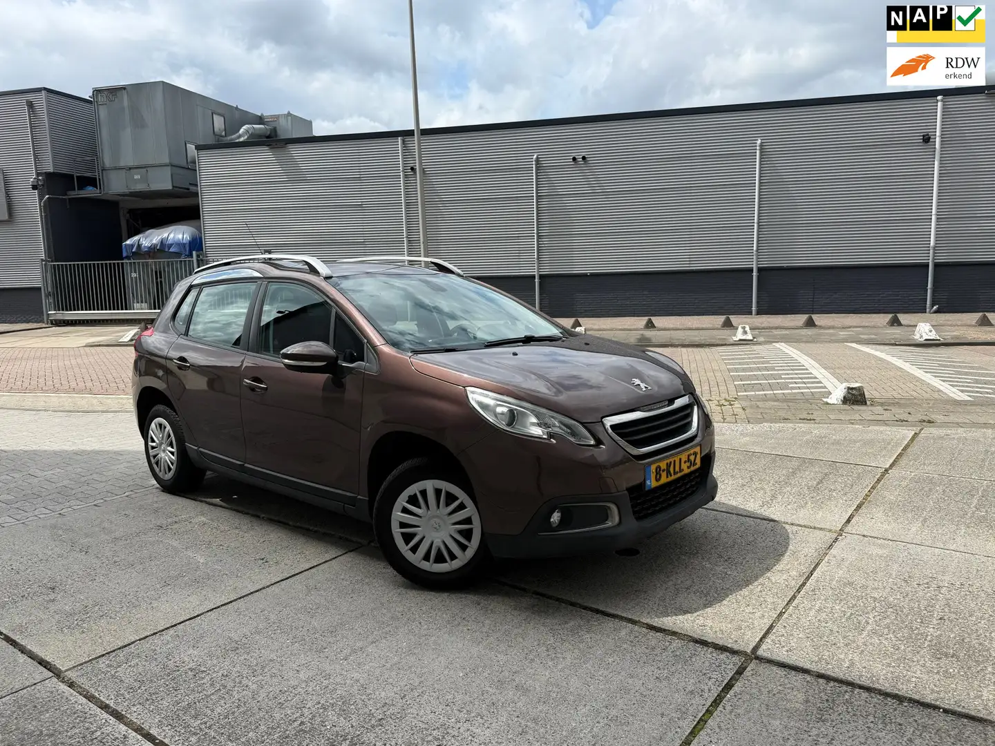 Peugeot 2008 1.2 VTi Active NEW APK 5 Dr Bruin - 1
