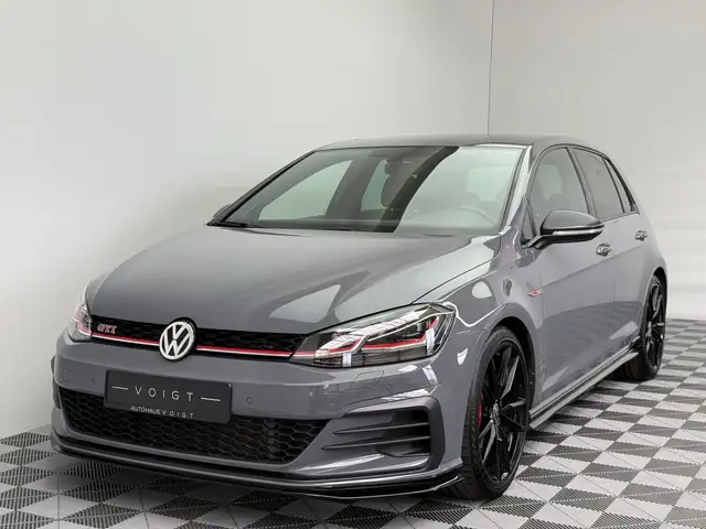 Volkswagen Golf view 2