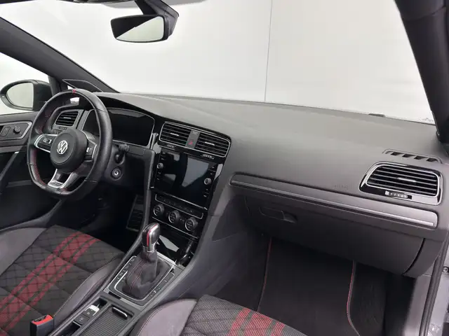 Volkswagen Golf view 12