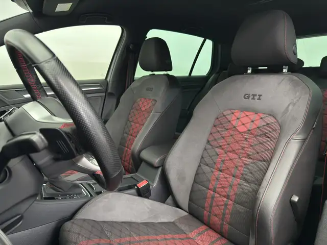 Volkswagen Golf view 9