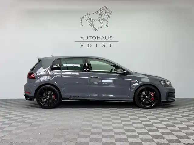 Volkswagen Golf view 4