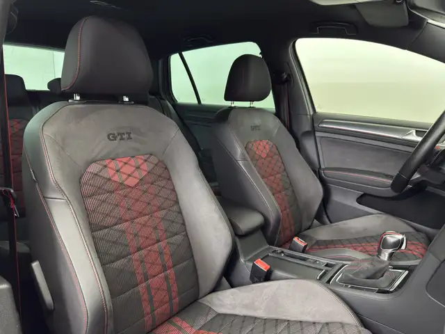 Volkswagen Golf view 13