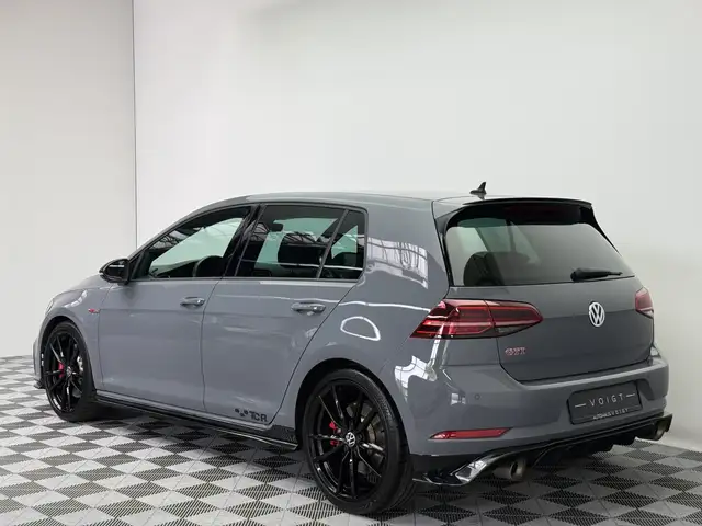 Volkswagen Golf view 3