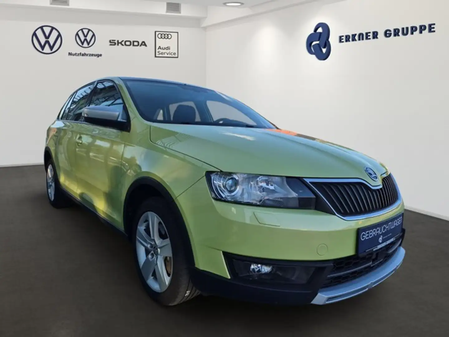 Skoda Rapid/Spaceback Rapid Spaceback Scoutline 1.2 TSI XENON+PANO+NA... Verde - 2