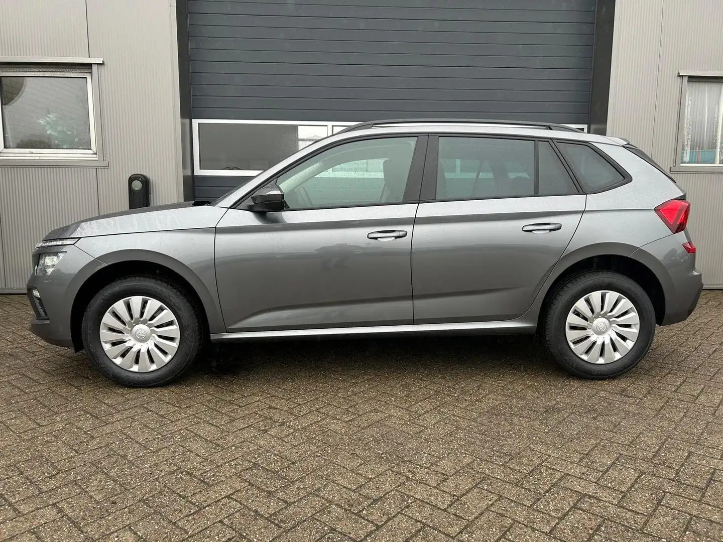 Skoda Kamiq 1.0 TSI 115PS DSG Selection Matrix-LED Sitzheizung Grau - 2