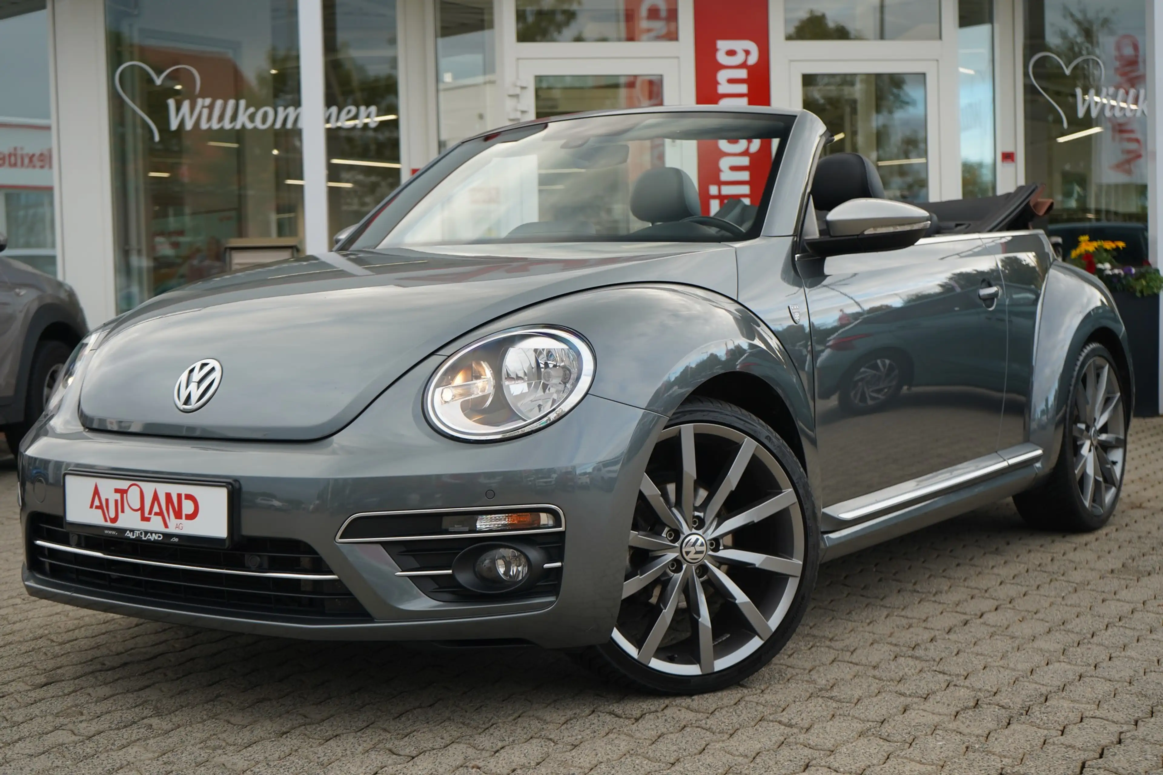 Volkswagen Beetle Cabriolet 1.4 TSI Karmann Tempomat PDC — photo 2