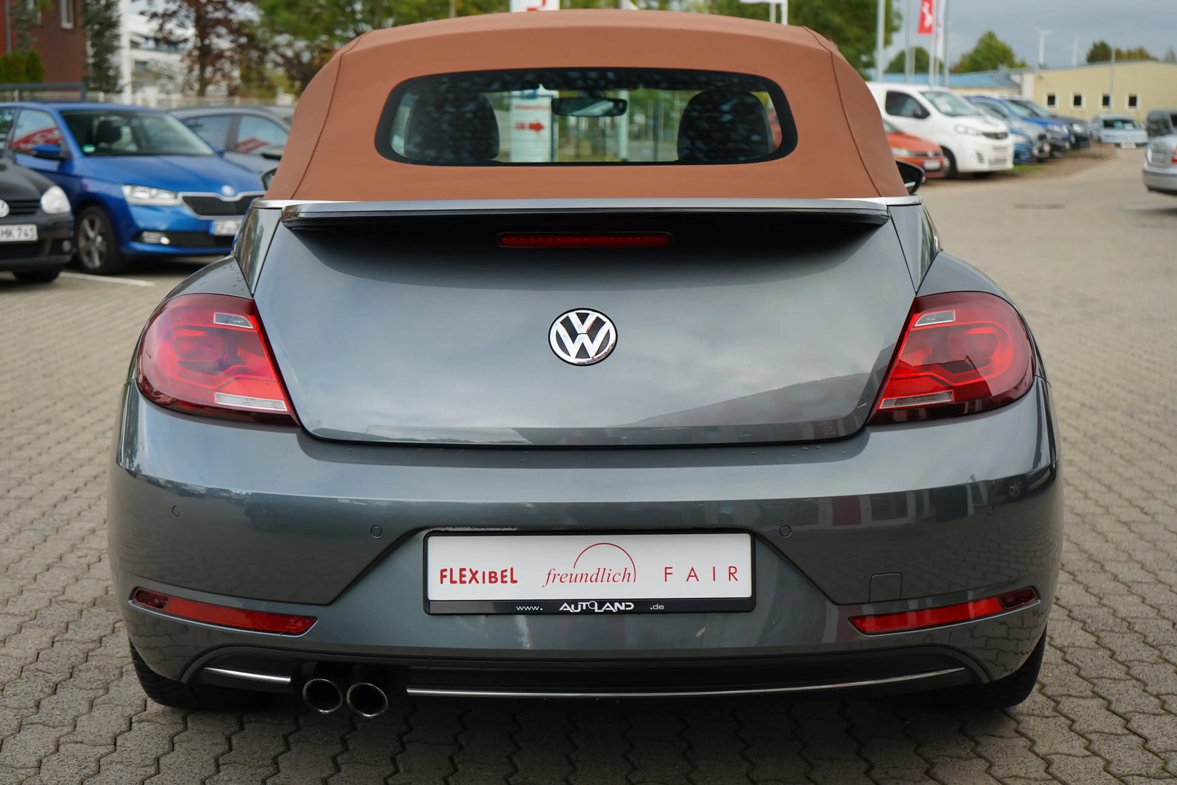 Volkswagen Beetle Cabriolet 1.4 TSI Karmann Tempomat PDC — photo 8