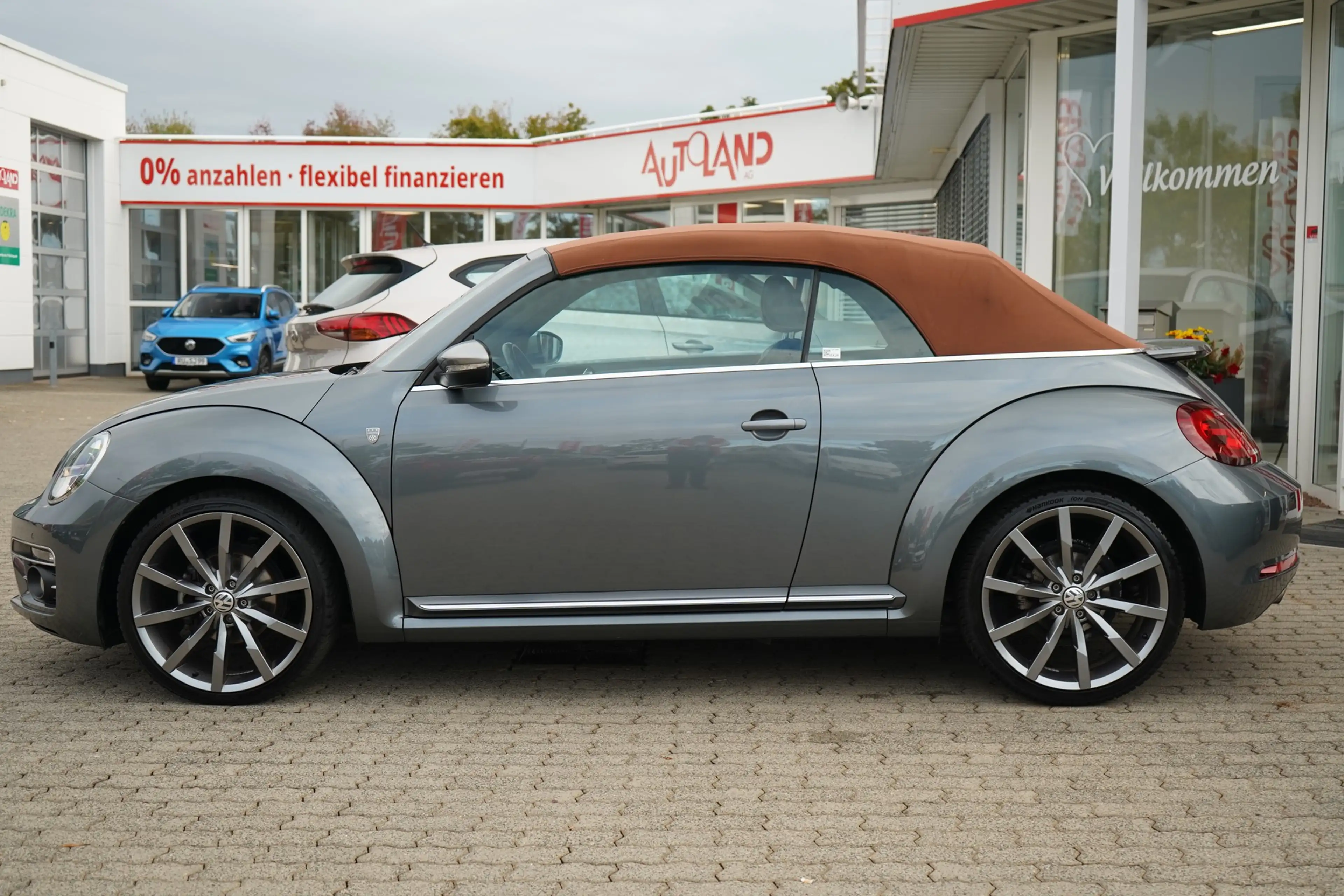 Volkswagen Beetle Cabriolet 1.4 TSI Karmann Tempomat PDC — photo 5