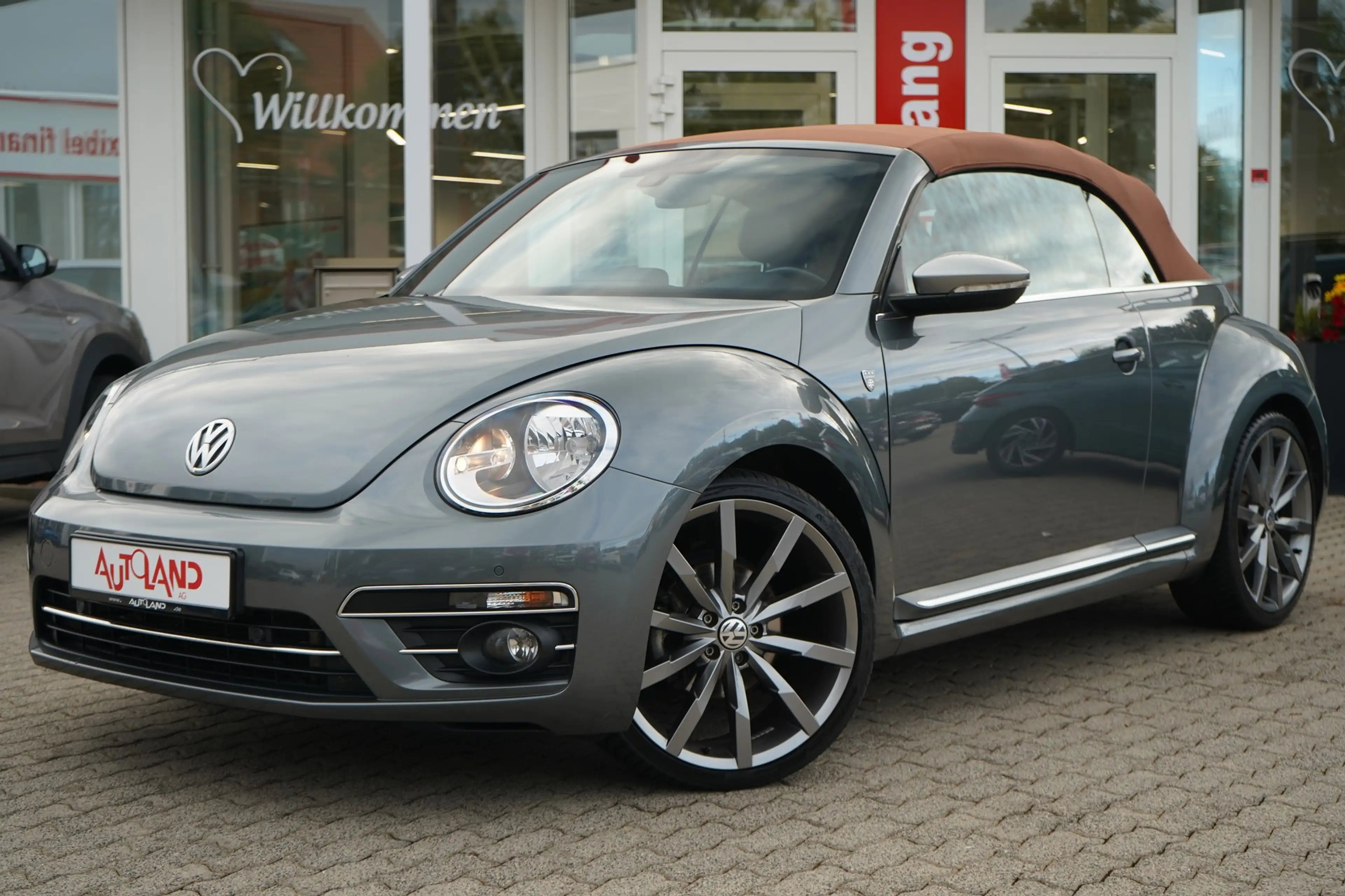 Volkswagen Beetle Cabriolet 1.4 TSI Karmann Tempomat PDC — photo 3