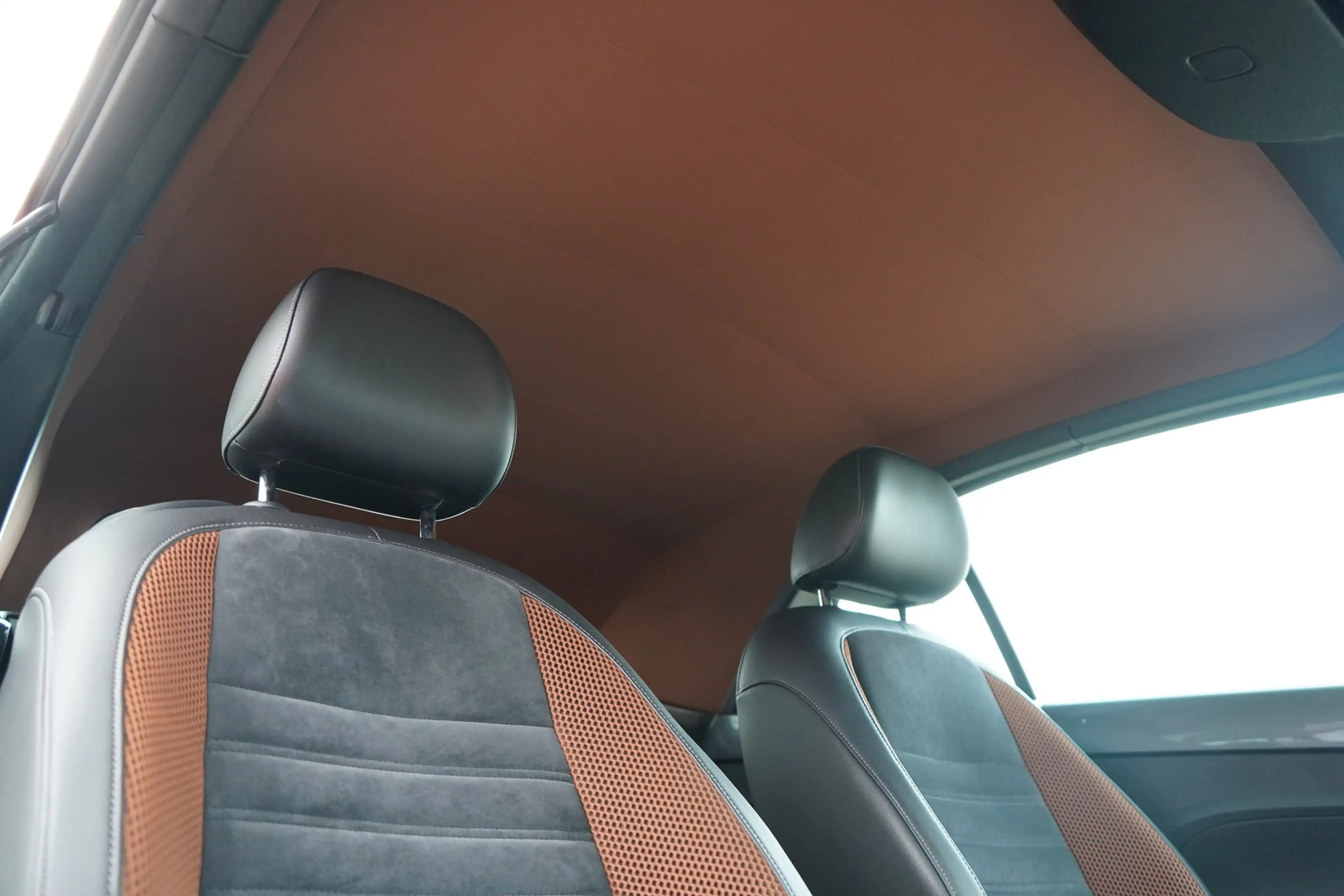 Volkswagen Beetle Cabriolet 1.4 TSI Karmann Tempomat PDC — photo 14