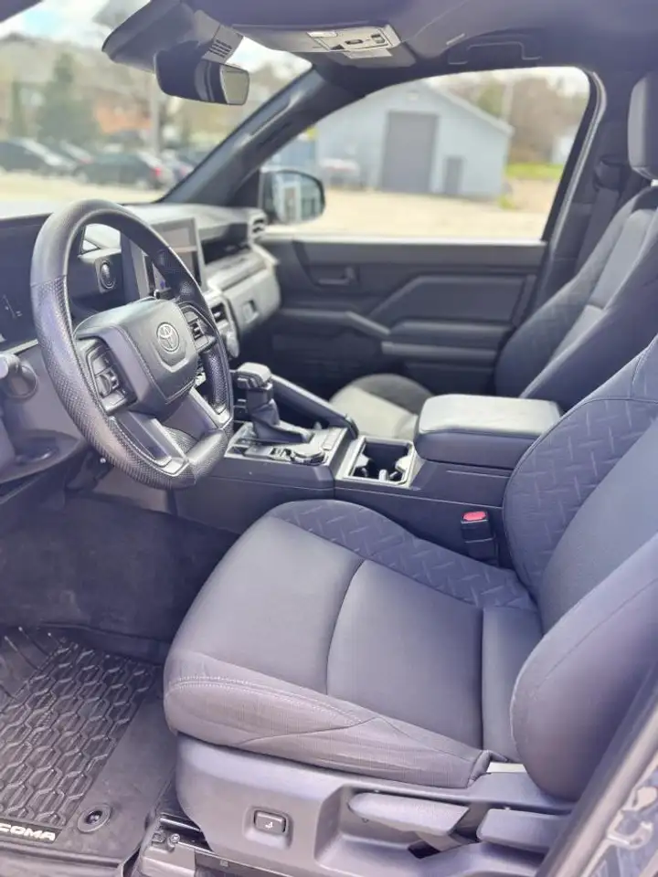 Toyota Tacoma снимка Toyota Tacoma